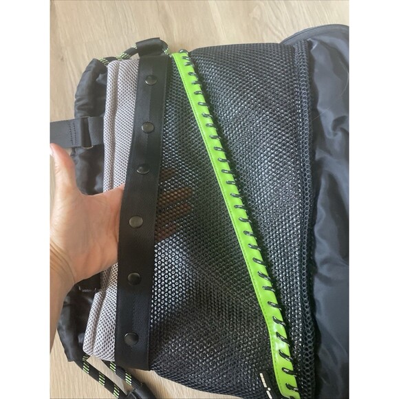 Go dash Dot Go Tote, Gym/Yoga, Green/Gray/Black Duffel Bag - Picture 7 of 8